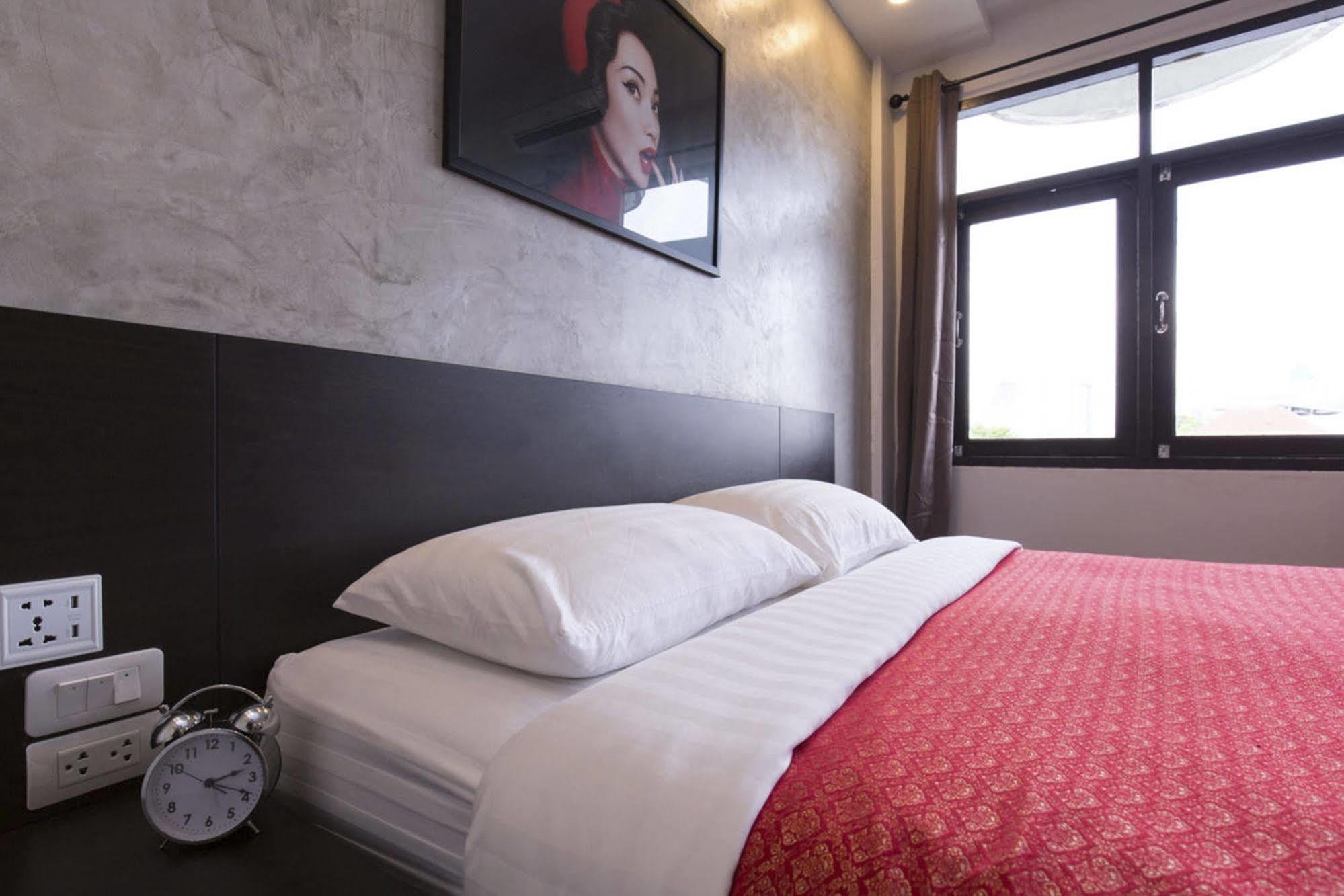 Kama Bangkok Bed & Breakfast Екстериор снимка