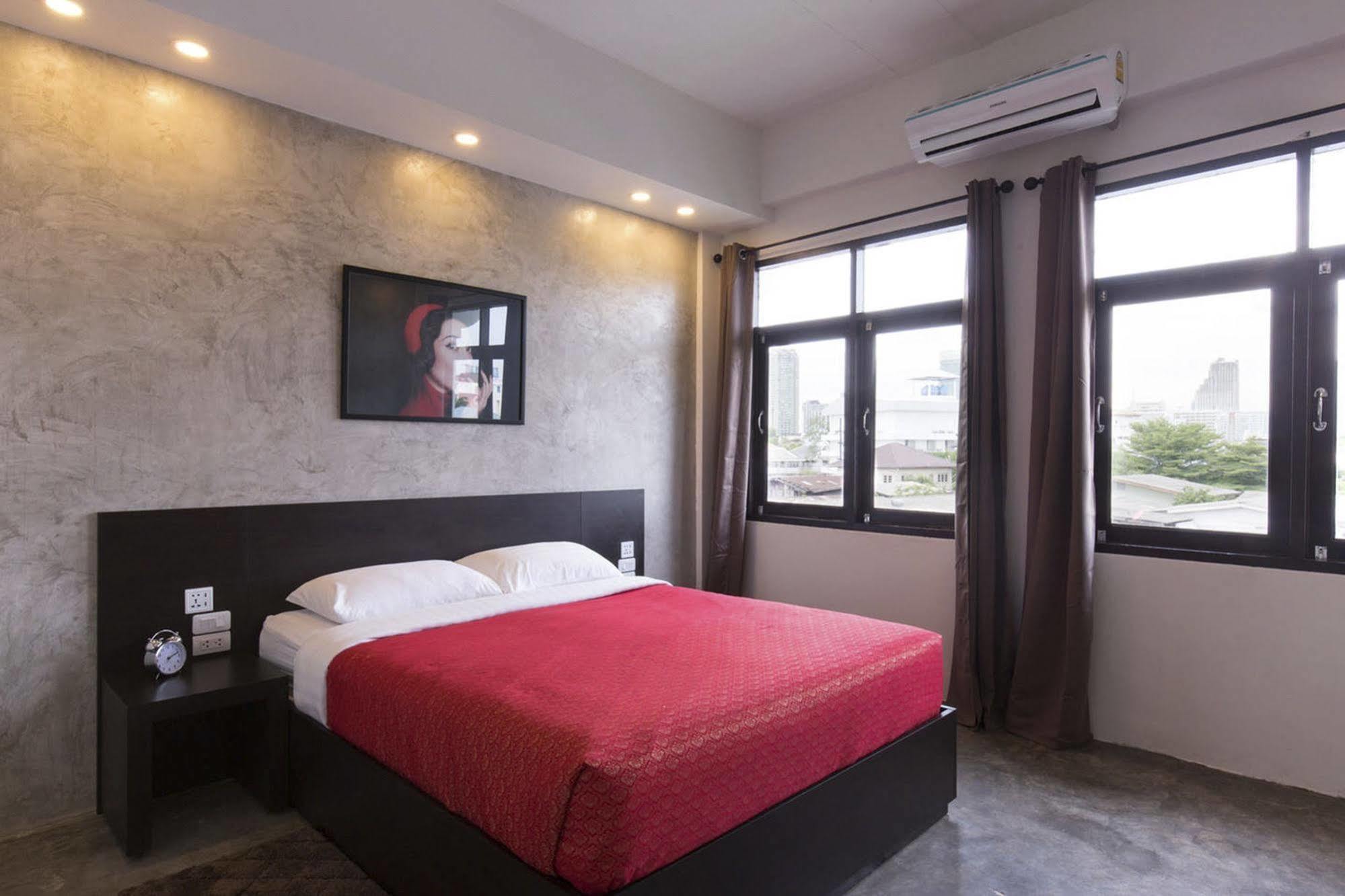 Kama Bangkok Bed & Breakfast Екстериор снимка