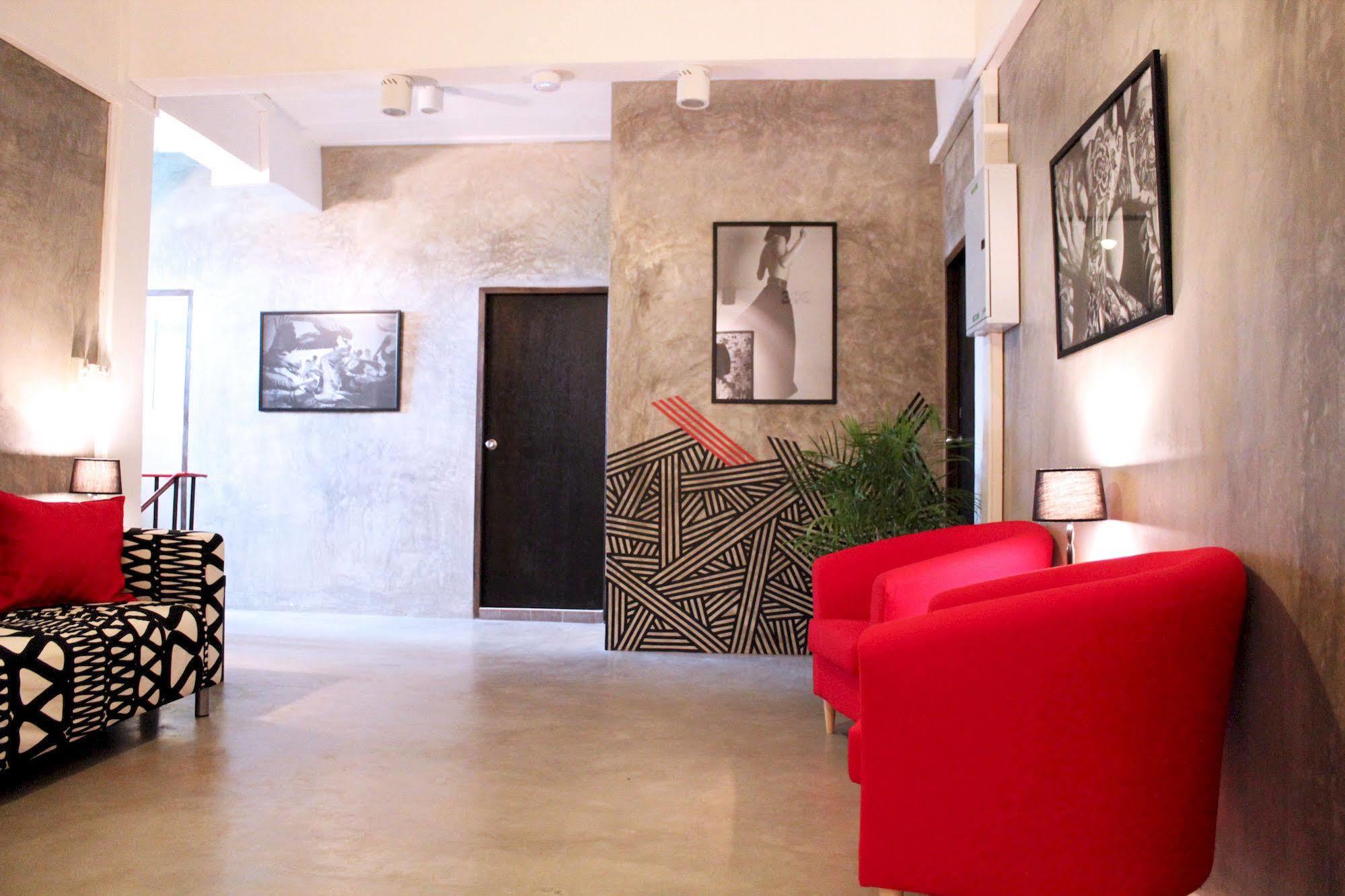 Kama Bangkok Bed & Breakfast Екстериор снимка