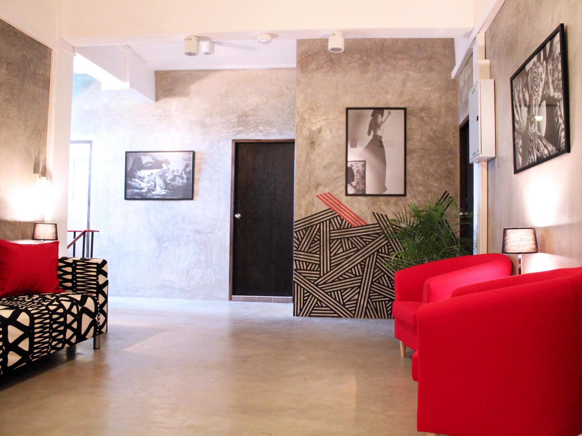 Kama Bangkok Bed & Breakfast Екстериор снимка